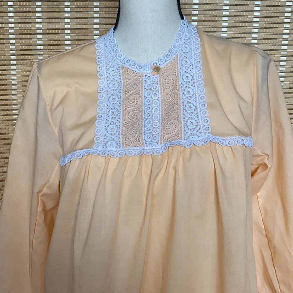 Vintage 1980s cotton blend nightgown women with‎ mother pearl button medium - Picture 2 of 9